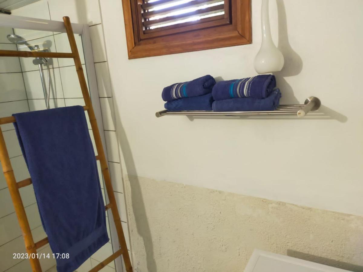Douceur Des Hauteurs Bas De Villa, Piscine Privee Sainte-Luce Dış mekan fotoğraf